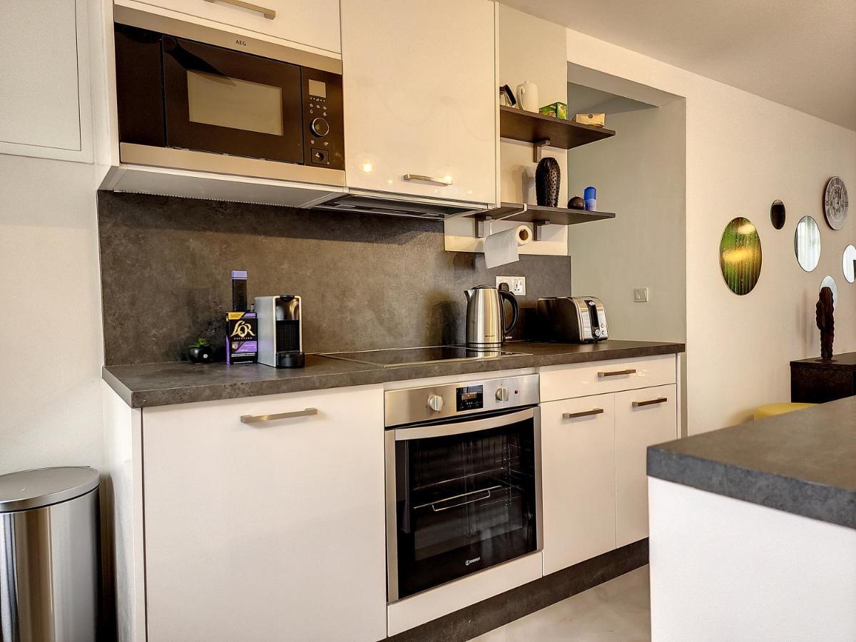 Sunkissed - Brand New Beach Apartment Located 50M From Beach Flic-en-Flacq 外观 照片