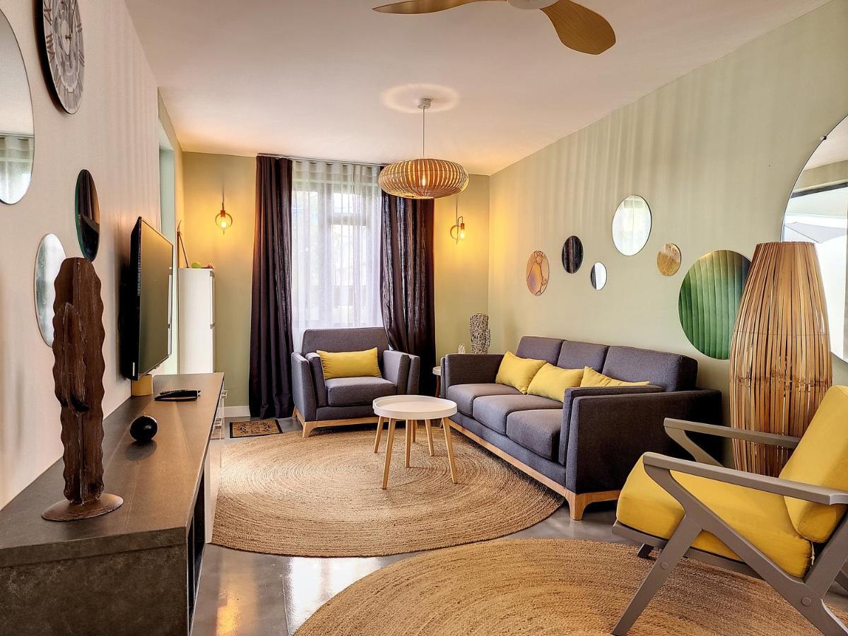 Sunkissed - Brand New Beach Apartment Located 50M From Beach Flic-en-Flacq 外观 照片